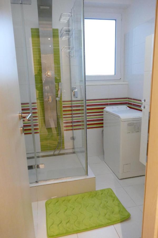 Modern And Light 2-Room Apartment Виена Екстериор снимка