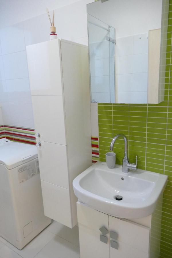 Modern And Light 2-Room Apartment Виена Екстериор снимка